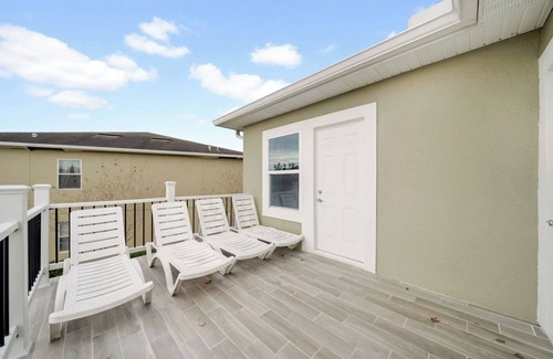 Bridgewater Crossing House | Experience Lakeside Bliss in a Family-Friendly Retreat - Luxurious Townhouse
