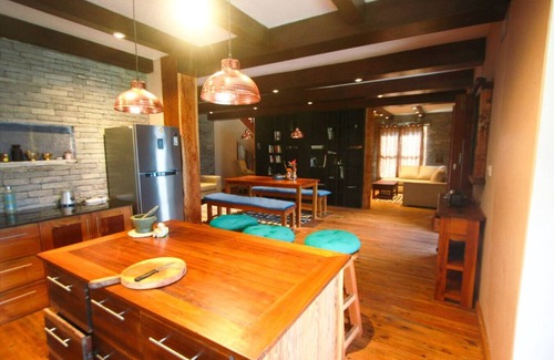 Lumle Cottage | Experience luxury in this stunning villa with views and a private chef