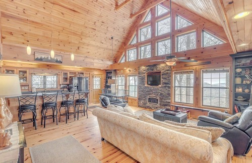 Lynn Cabin | Experience Luxury at The Sanctuary in Hendersonville by Sunscape Property Management