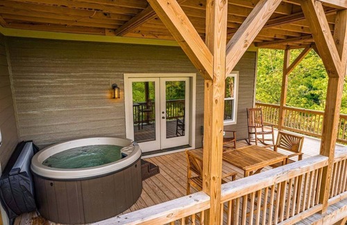 Bryson City House | Experience luxury at Fontana Grace