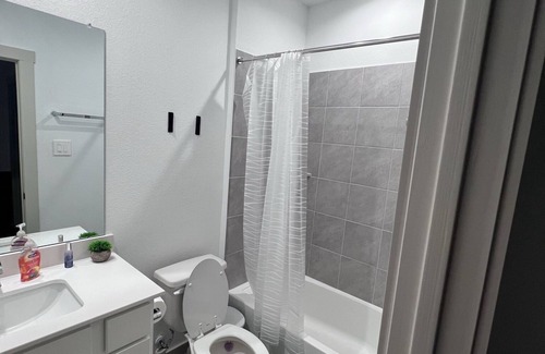 Iowa Colony House | Experience luxury and comfort in Rosharon: A modern 2-story House