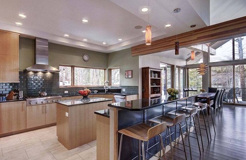 Warrior's Mark West House | Experience luxury in this 4-bedroom Cloud Cabin in Breckenridge, perfect for 10 guests!