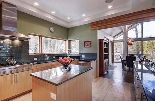 Warrior's Mark West House | Experience luxury in this 4-bedroom Cloud Cabin in Breckenridge, perfect for 10 guests!