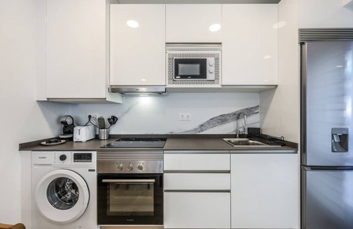 Colonia de la Prensa Apartment | Experience Madrid Like a Local - New Accommodation