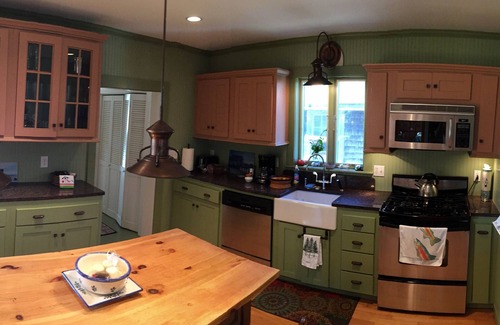 Cape Porpoise Cottage | EXPERIENCE MAINE. No metric for a unique over the water indulgence. LIVE IT UP!