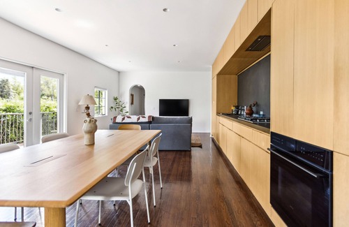 Silver Lake Condo | Experience Modern Luxury at Silverlake Waterfront