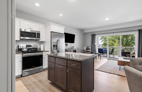 Hampton Condo | Experience modern luxury in this high-quality 1-bedroom condo.