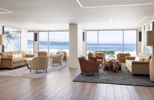 Monterey House | Experience Monterey Like Never Before! Inland View, Bike Rentals, Free Parking!
