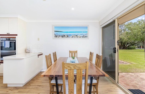 West Busselton House | Experience Ocean Breeze Villa - beautiful, spacious and perfect place