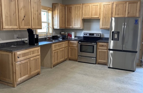 Centerville Other | Experience our spacious farmhouse, ideal for the clips enthusiast, sleeps 10+.