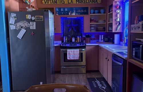 Hot Springs House | Experience our Unique Casa near gaming fun, 15-min stroll to Oaklawn