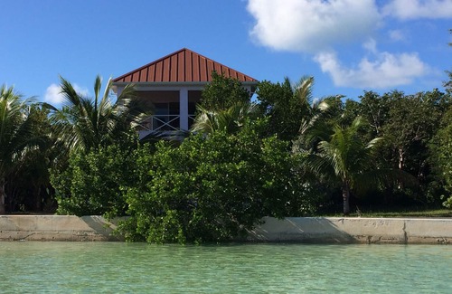 Green Turtle Cay Villa | "Experience Paradise at Lo Key Villa: Your Dream Getaway at Cocoa Bay Awaits!"