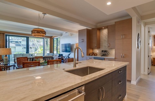 Kahana Condo | Experience paradise at Kahana's beachfront 3-bedroom condo near Kaanapali Beach