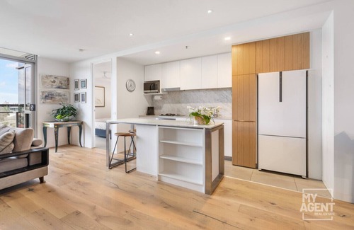 Port Melbourne Apartment | Experience Port Melbourne on Delightful Dow Street