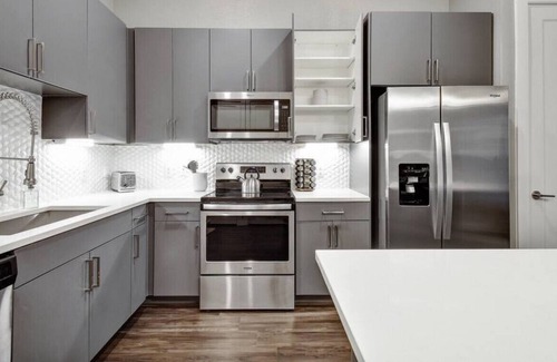 Arsenal Apartment | Experience San Antonio in Style