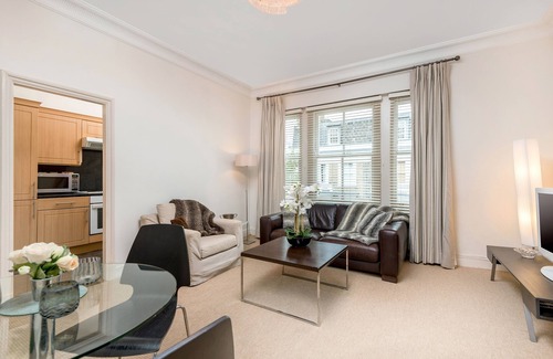 Pembridge Apartment | Experience Serenity and Comfort in Our Cozy, Spacious, Quiet and Bright Flat.
