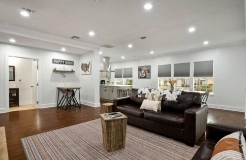 Highland Park House | Experience Serenity in a 4BR/3BA Downtown Home