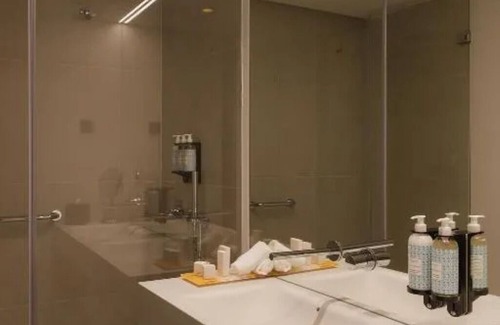 Sao Jorge de Arroios Hotel | Experience Soothing Moments & Luxury! Near Alameda de Santo António dos Capuchos