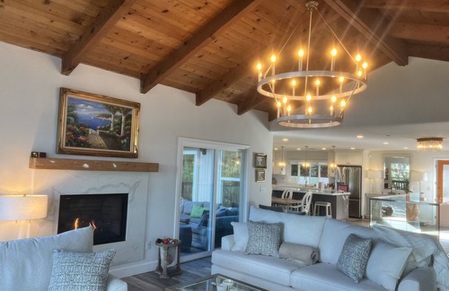 Monterey House | Experience the Luxury Living in a 2-BR Home in Beautiful Carmel-by-the-Sea