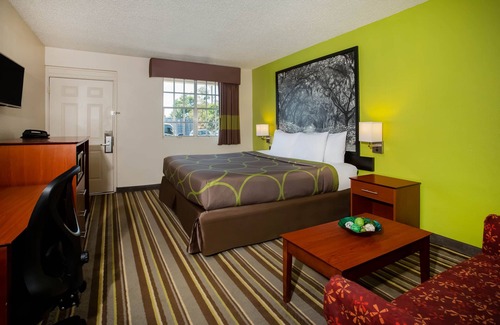 Lake City Hotel | Experience the Best Hospitality in Lake City!