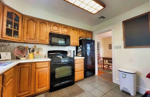 Avalon Cottage | Experience the Best of Avalon's Beaches without Breaking the Bank!