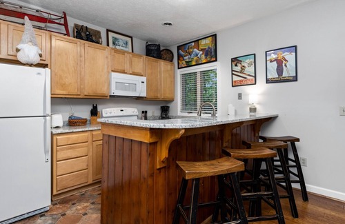 Wintergreen Condo | Experience the best Summer at Wintergreen, pool access, golf course, hiking and more.