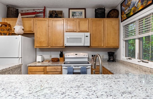 Wintergreen Condo | Experience the best Summer at Wintergreen, pool access, golf course, hiking and more.