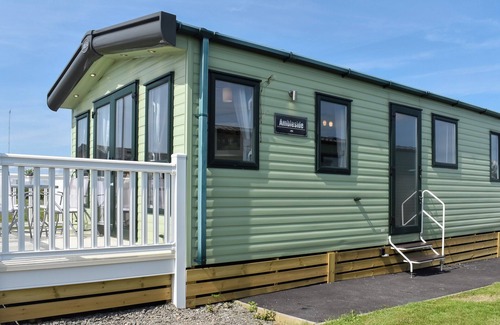 Heysham Cottage | Experience the charm and comfort of Peachy, your ideal holiday home by the sea.
