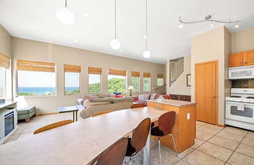 Shelby House | Experience the charm of Great Lakes Villa - with stunning lake views.