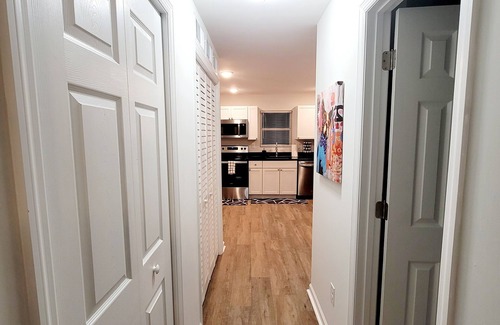 Hanahan Apartment | Experience the Difference Best Cozy Studio in Town! Parking/Washer/Dryer onsite.