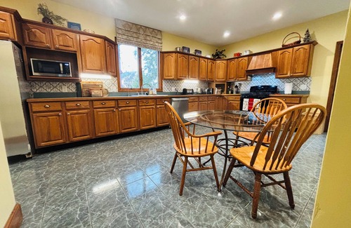 West Roxbury House | Experience the history of Boston in the most sought after neighborhood.