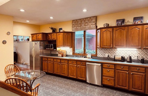 West Roxbury House | Experience the history of Boston in the most sought after neighborhood.