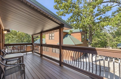 Indian Point Villa | Experience the Lake Life in this Beautiful Cabin - Indian Point (C20)