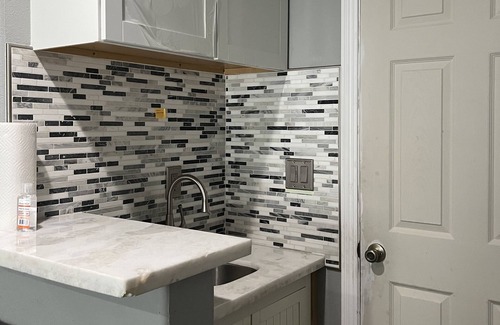 East San Jose Apartment | Experience the Lifestyle in this cozy studio in the heart of Silicon Valley.