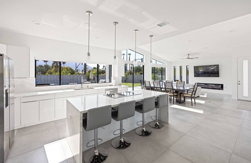 Palm Springs House | Experience the magic of Palm Springs from New Solara house 4 bedroom 3 1/2 bath.
