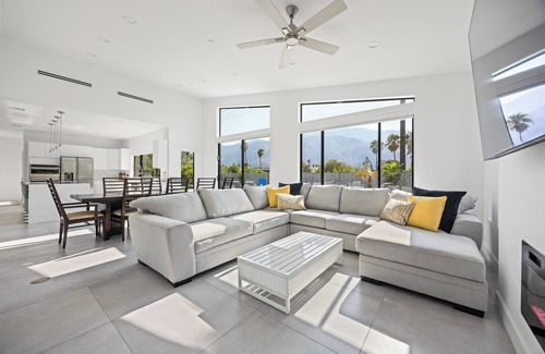 Palm Springs House | Experience the magic of Palm Springs from New Solara house 4 bedroom 3 1/2 bath.