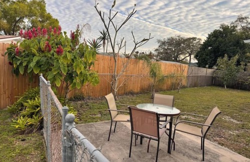 Sarasota Springs House | Experience The Perfect Blend of Comfort & Convenience In This Charming Cozy Home