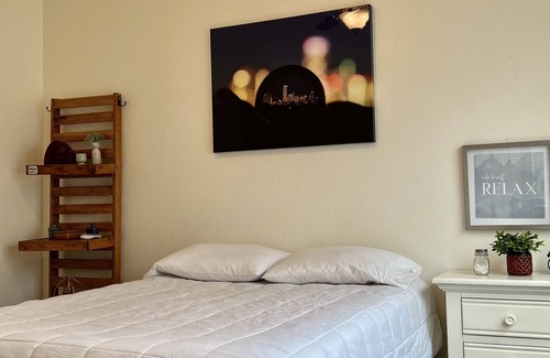 Manchaca Condo | Experience the Perfect Blend of Art and Comfort in Austin
