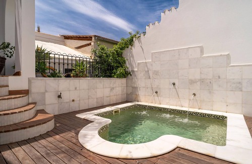 Albunol House | Experience the rustic charm of this wonderful holiday home in southern Spain.