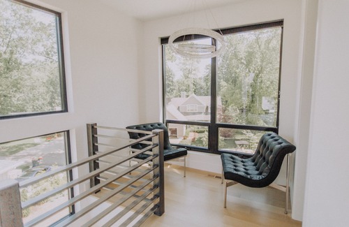 Benton Harbor House | Experience the Ultimate in Luxury Living at the Hill House