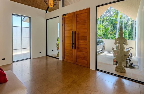 Maret House | Experience the ultimate in luxury and tranquility at Villa Mangosteen