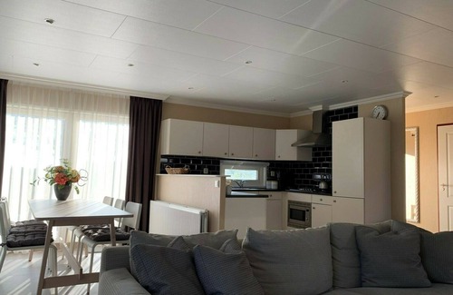 Lathum House | Experience the ultimate pleasure of quality time with friends and family in this holiday home!