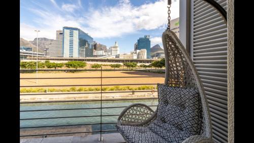Victoria and Alfred Waterfront Apartment | Experience Uninterrupted Comfort Fully Furnished 2br Flat Free from Loadsheding