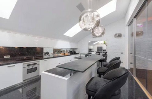 Porta Vittoria Apartment | Experience Unparalleled Luxury in This Prestigious Apartment