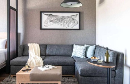 Newark House | Explore a Walk-Friendly Silicon Valley and Vibrant Bay Area From our Room