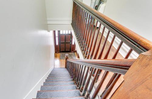 Newburgh Apartment | Explore and Work! Stylish Washington Heights Duplex