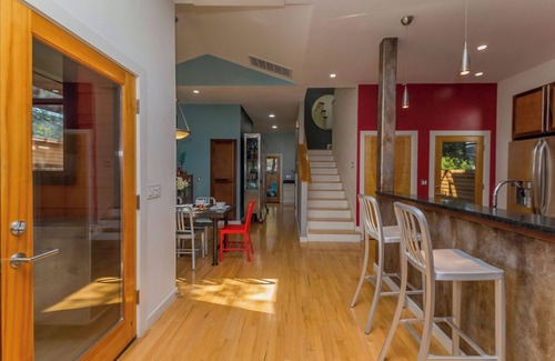 Bouldin House | Explore Austin in Style: Luxury for 14 Guests, Steps from South Congress