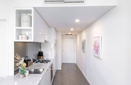 South Brisbane Apartment | Explore BNE from our Cute 1-Bed Apartment