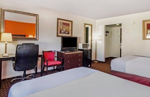 Dodge City Hotel | Explore Budget Unit With Parking Close To Dodge City Airport