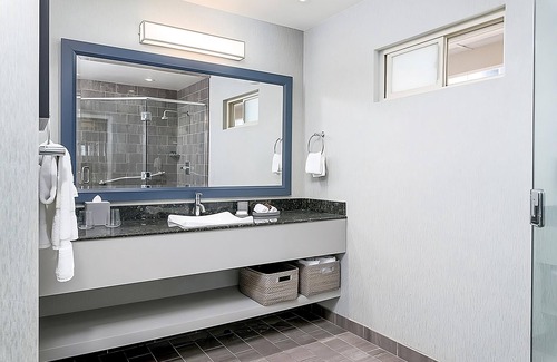 Carlsbad Village Hotel | Explore Carlsbad Coastal! 4 Spacious Units, Outdoor Pool, Beachfront Property!